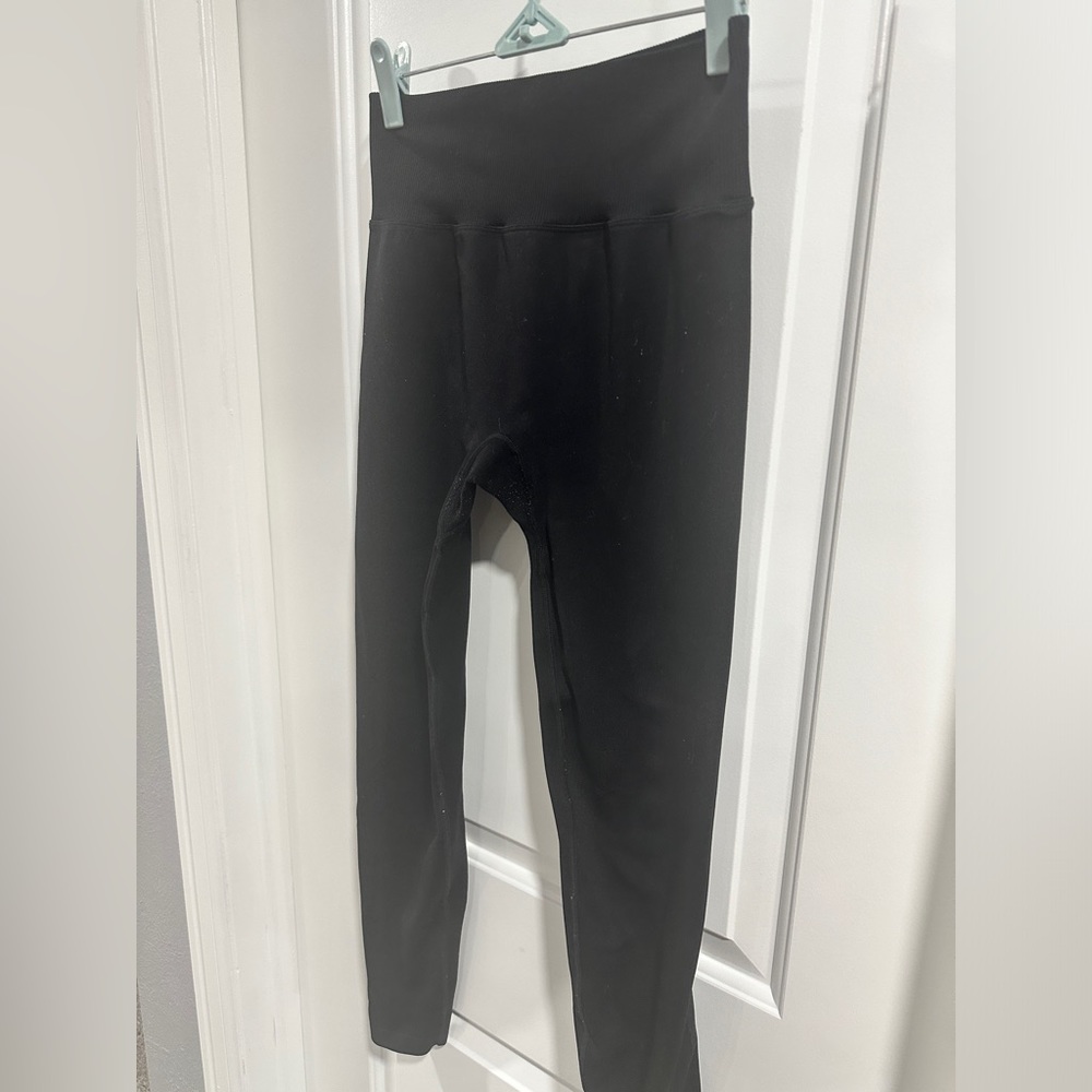 Victoria’s Secret PINK Active Seamless Black Leggings - Picture 4 of 11